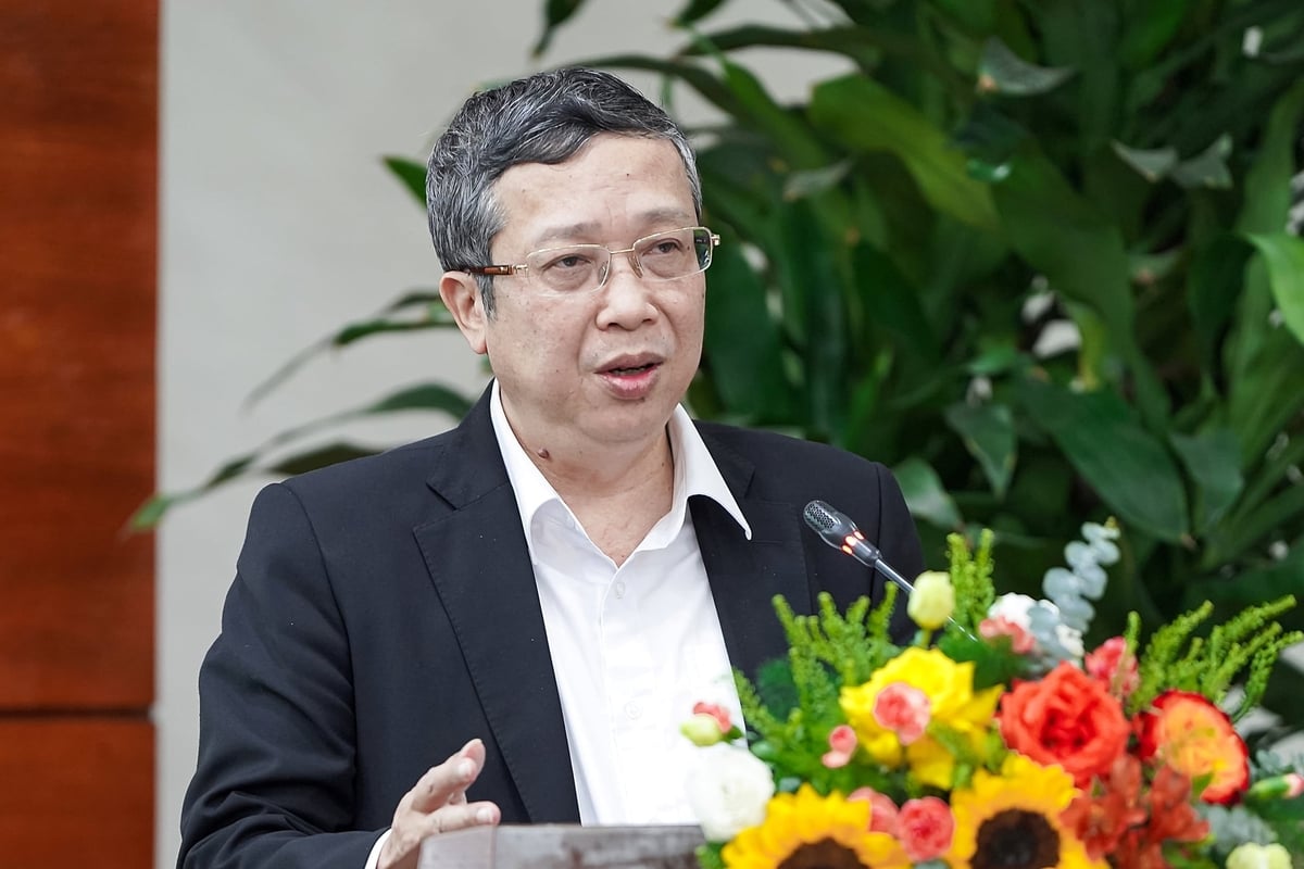 Thứ trưởng Ho&agrave;ng Trung chỉ đạo 'kh&oacute;a' rủi ro bằng kiểm tra, gi&aacute;m s&aacute;t. Ảnh: Bảo Thắng.