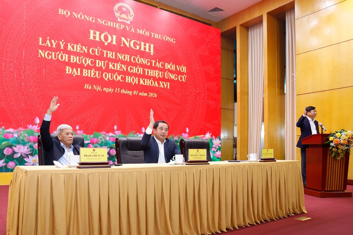 Hội nghị nhận x&eacute;t, đ&aacute;nh gi&aacute; v&agrave; b&agrave;y tỏ sự t&iacute;n nhiệm đối với người được giới thiệu ứng cử. Ảnh: Khương Trung.