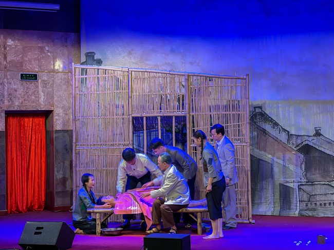 Ph&aacute;t huy gi&aacute; trị tư tưởng Hồ Ch&iacute; Minh qua chương tr&igrave;nh nghệ thuật "B&aacute;c Hồ - một t&igrave;nh y&ecirc;u bao la" - Ảnh 3.