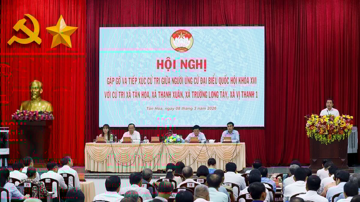 Bộ trưởng Trần Đức Thắng cho biết nếu được cử tri tín nhiệm bầu làm đại biểu Quốc hội khóa XVI, ông sẽ cam kết hành động thiết thực, gắn trách nhiệm cá nhân với những vấn đề cụ thể của các địa phương. Ảnh: Khương Trung. Bộ trưởng Trần Đức Thắng cho biết nếu được cử tri tín nhiệm bầu làm đại biểu Quốc hội khóa XVI, ông sẽ cam kết hành động thiết thực, gắn trách nhiệm cá nhân với những vấn đề cụ thể của các địa phương. Ảnh: Khương Trung.