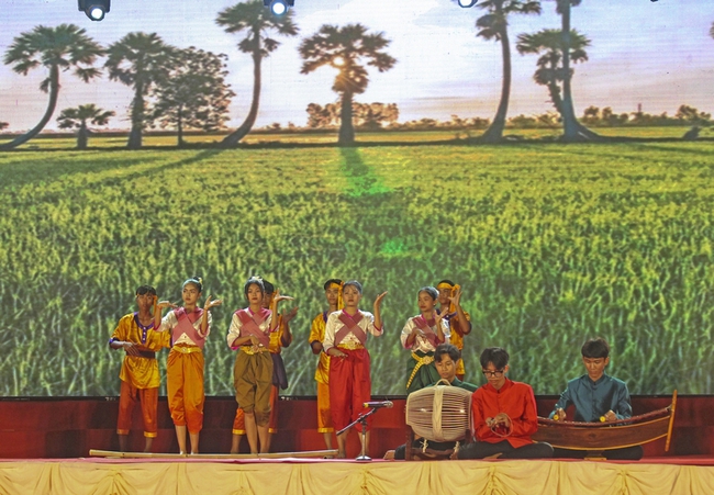 Sức sống mới trong phong trào văn hóa ở Vĩnh Long - Ảnh 1. Sức sống mới trong phong trào văn hóa ở Vĩnh Long - Ảnh 1.