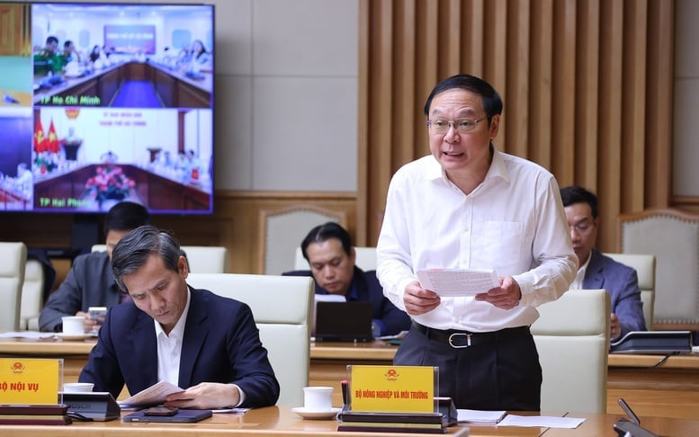 Thứ trưởng Bộ N&ocirc;ng nghiệp v&agrave; M&ocirc;i trường L&ecirc; C&ocirc;ng Th&agrave;nh b&aacute;o c&aacute;o. Ảnh: VGP/Minh Kh&ocirc;i