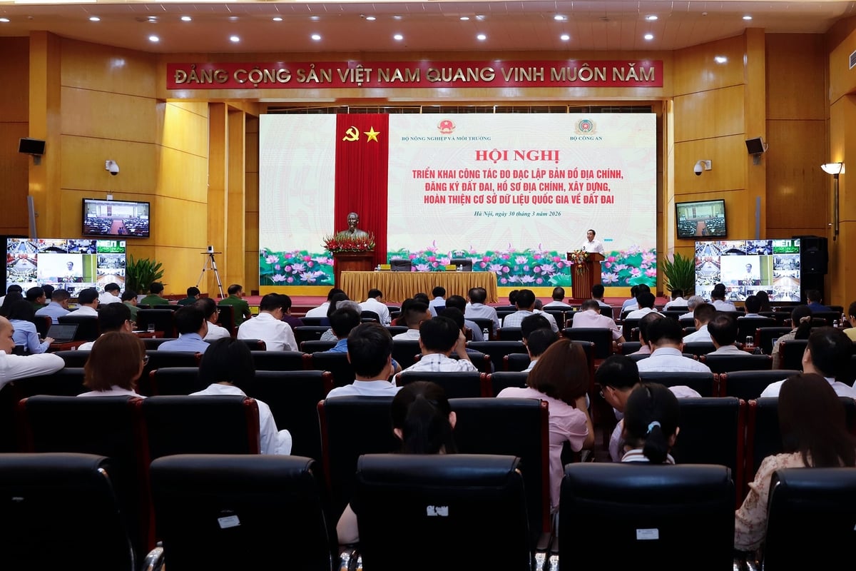 Hội nghị nhằm thể hiện quyết tâm hoàn thành mục tiêu xây dựng cơ sở dữ liệu quốc gia về đất đai trong năm 2026, góp phần tạo bước đột phá trong quản trị quốc gia trên nền tảng dữ liệu số. Ảnh: Khương Trung. Hội nghị nhằm thể hiện quyết tâm hoàn thành mục tiêu xây dựng cơ sở dữ liệu quốc gia về đất đai trong năm 2026, góp phần tạo bước đột phá trong quản trị quốc gia trên nền tảng dữ liệu số. Ảnh: Khương Trung.