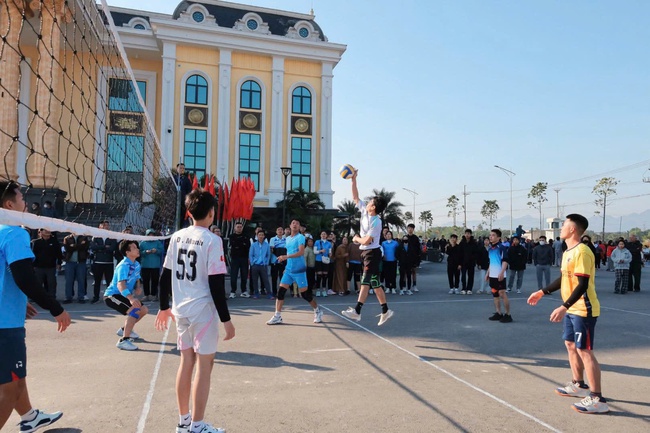 Ninh Bình: Quan tâm đầu tư hệ thống thiết chế văn hóa-thể thao, đáp ứng nhu cầu sinh hoạt văn hóa lành mạnh của người dân - Ảnh 1. Ninh Bình: Quan tâm đầu tư hệ thống thiết chế văn hóa-thể thao, đáp ứng nhu cầu sinh hoạt văn hóa lành mạnh của người dân - Ảnh 1.