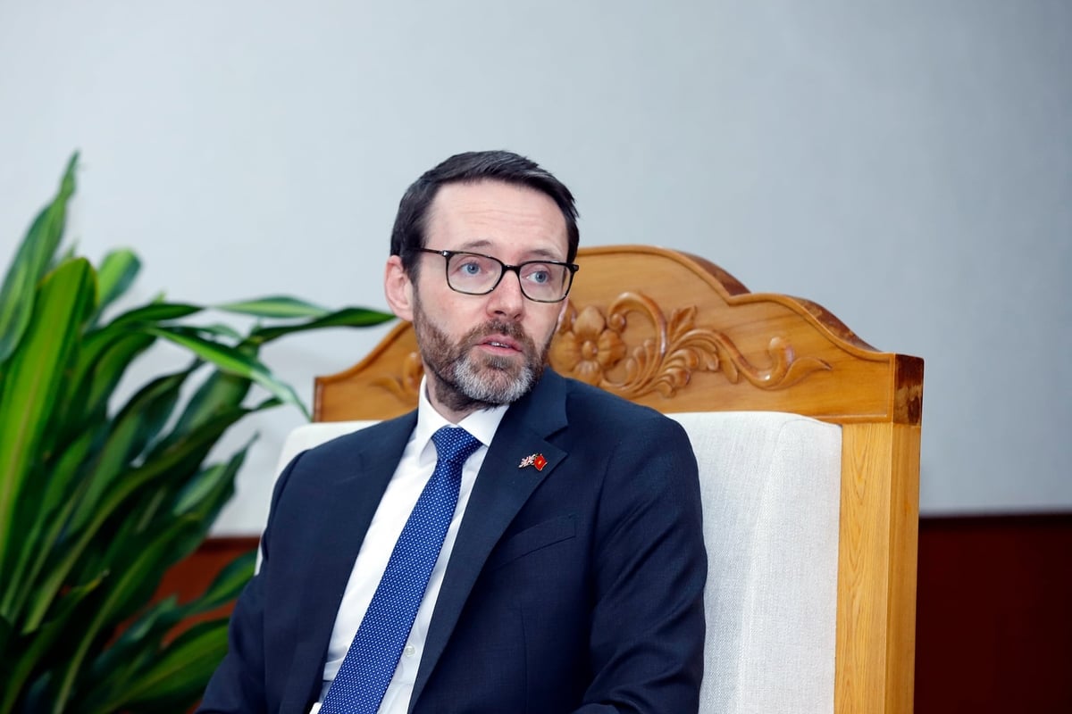 Ngài Iain Frew, Đại sứ Đặc mệnh toàn quyền Vương quốc Anh tại Việt Nam đến thăm và làm việc với Bộ Nông nghiệp và Môi trường. Ảnh: Khương Trung. Ngài Iain Frew, Đại sứ Đặc mệnh toàn quyền Vương quốc Anh tại Việt Nam đến thăm và làm việc với Bộ Nông nghiệp và Môi trường. Ảnh: Khương Trung.