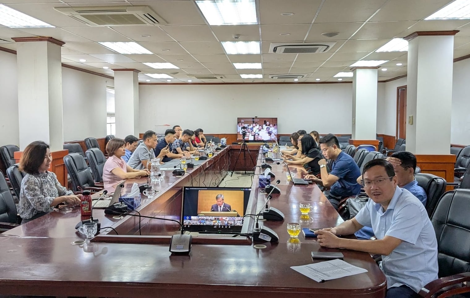 Đảng ủy Báo Nông nghiệp và Môi trường tại điểm cầu trụ sở Dương Đình Nghệ. Ảnh: Tiến Dũng. Đảng ủy Báo Nông nghiệp và Môi trường tại điểm cầu trụ sở Dương Đình Nghệ. Ảnh: Tiến Dũng.