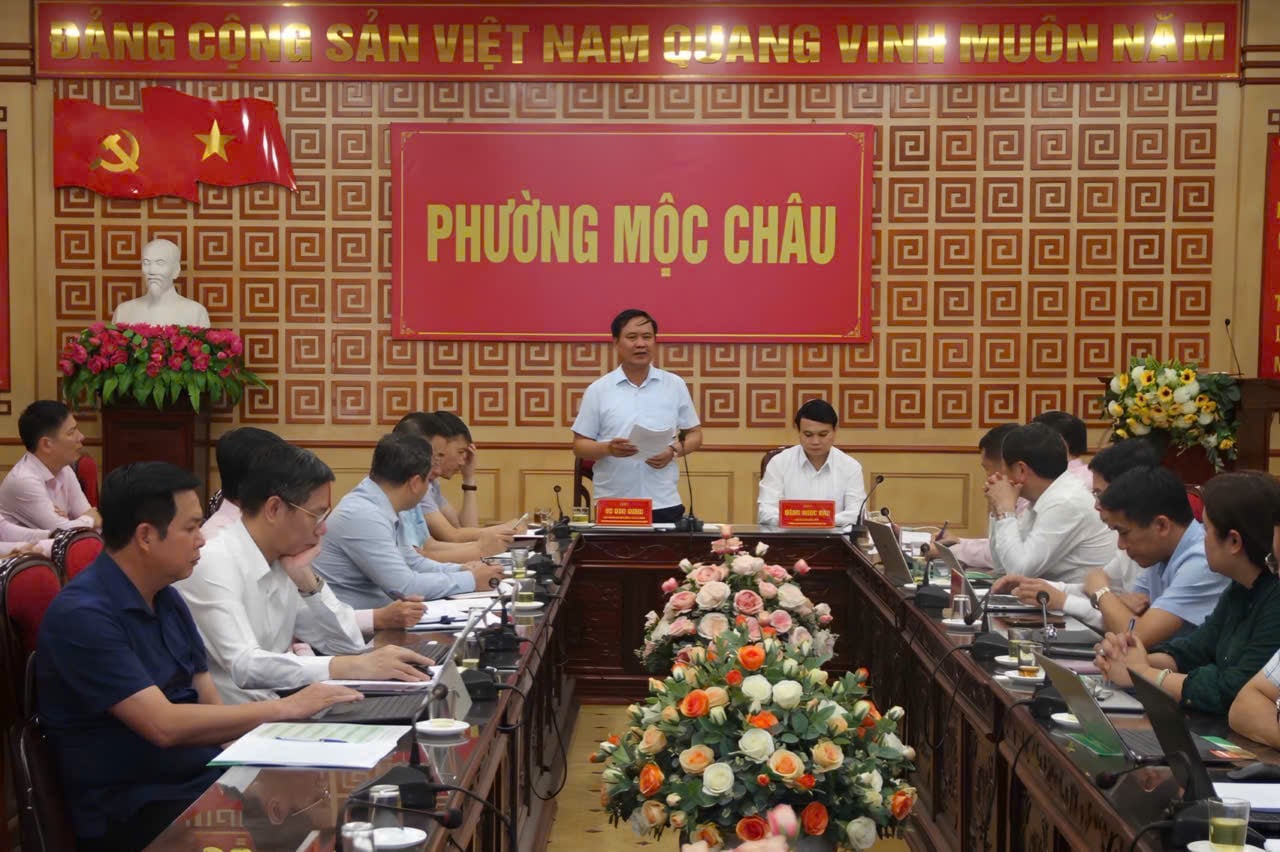 Đoàn công tác kiểm tra, giám sát hoạt động tín dụng chính sách xã hội tại Sơn La. Ảnh: Nguyễn Nga. Đoàn công tác kiểm tra, giám sát hoạt động tín dụng chính sách xã hội tại Sơn La. Ảnh: Nguyễn Nga.