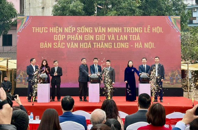 H&agrave; Nội hưởng ứng thực hiện &ldquo;Bộ ti&ecirc;u ch&iacute; về m&ocirc;i trường văn h&oacute;a trong lễ hội truyền thống&rdquo; - Ảnh 2.