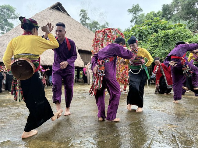 Nét đẹp văn hóa trong Lễ hội Pồn Pôông của đồng bào dân tộc Mường tỉnh Thanh Hóa - Ảnh 4. Nét đẹp văn hóa trong Lễ hội Pồn Pôông của đồng bào dân tộc Mường tỉnh Thanh Hóa - Ảnh 4.