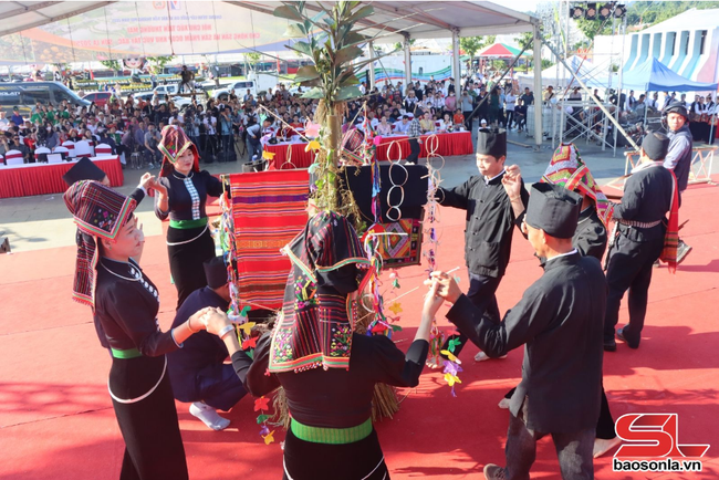 Sơn La: 07 lễ hội truyền thống c&aacute;c d&acirc;n tộc thiểu số được bảo tồn, khai th&aacute;c phục vụ ph&aacute;t triển du lịch trong năm 2025 - Ảnh 1.