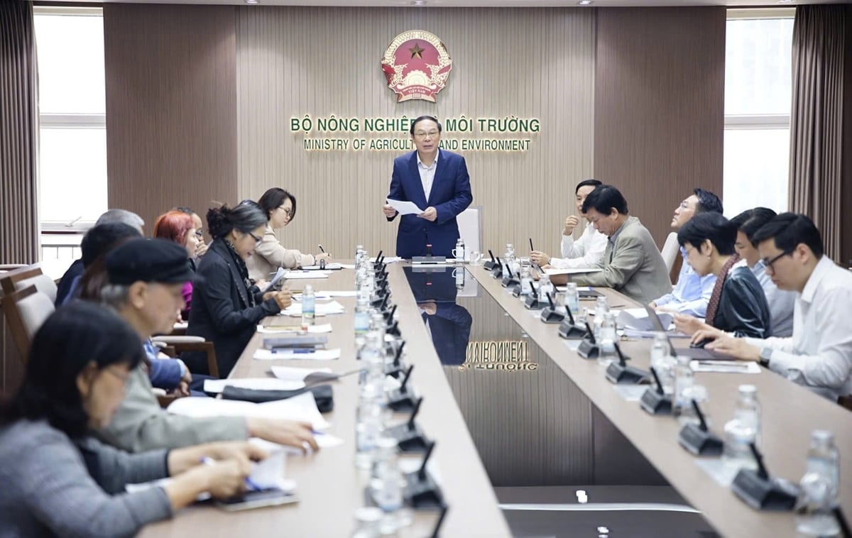 Một trong những hoạt động tiêu biểu là cuộc thi vẽ tranh 'Đan Mạch trong mắt em', được tổ chức thường niên và ngày càng thu hút sự quan tâm của học sinh trên cả nước. Ảnh: Linh Linh.