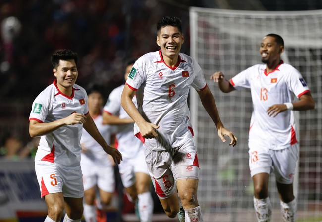 To&agrave;n cảnh B&oacute;ng đ&aacute; Việt Nam năm 2025: Dấu mốc s&aacute;ng tr&ecirc;n h&agrave;nh tr&igrave;nh ph&aacute;t triển bền vững - Ảnh 1.