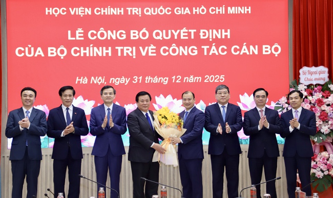 PGS.TS L&ecirc; Hải B&igrave;nh giữ chức Ph&oacute; Gi&aacute;m đốc Học viện Ch&iacute;nh trị Quốc gia Hồ Ch&iacute; Minh - Ảnh 6.
