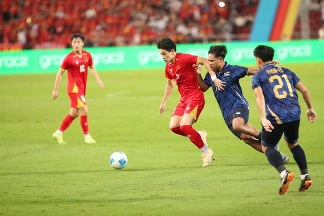 Ngược dòng ngoạn mục, U22 Việt Nam đánh bại Thái Lan giành HCV SEA Games 33 - Ảnh 1.