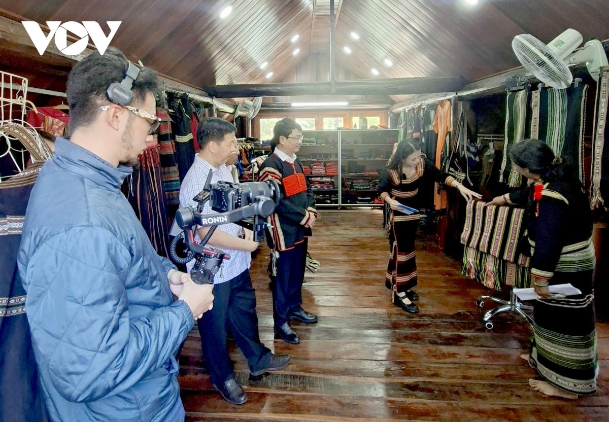 Đắk Lắk đẩy mạnh chuyển đổi số, lan tỏa gi&aacute; trị văn h&oacute;a &ndash; du lịch - Ảnh 2.