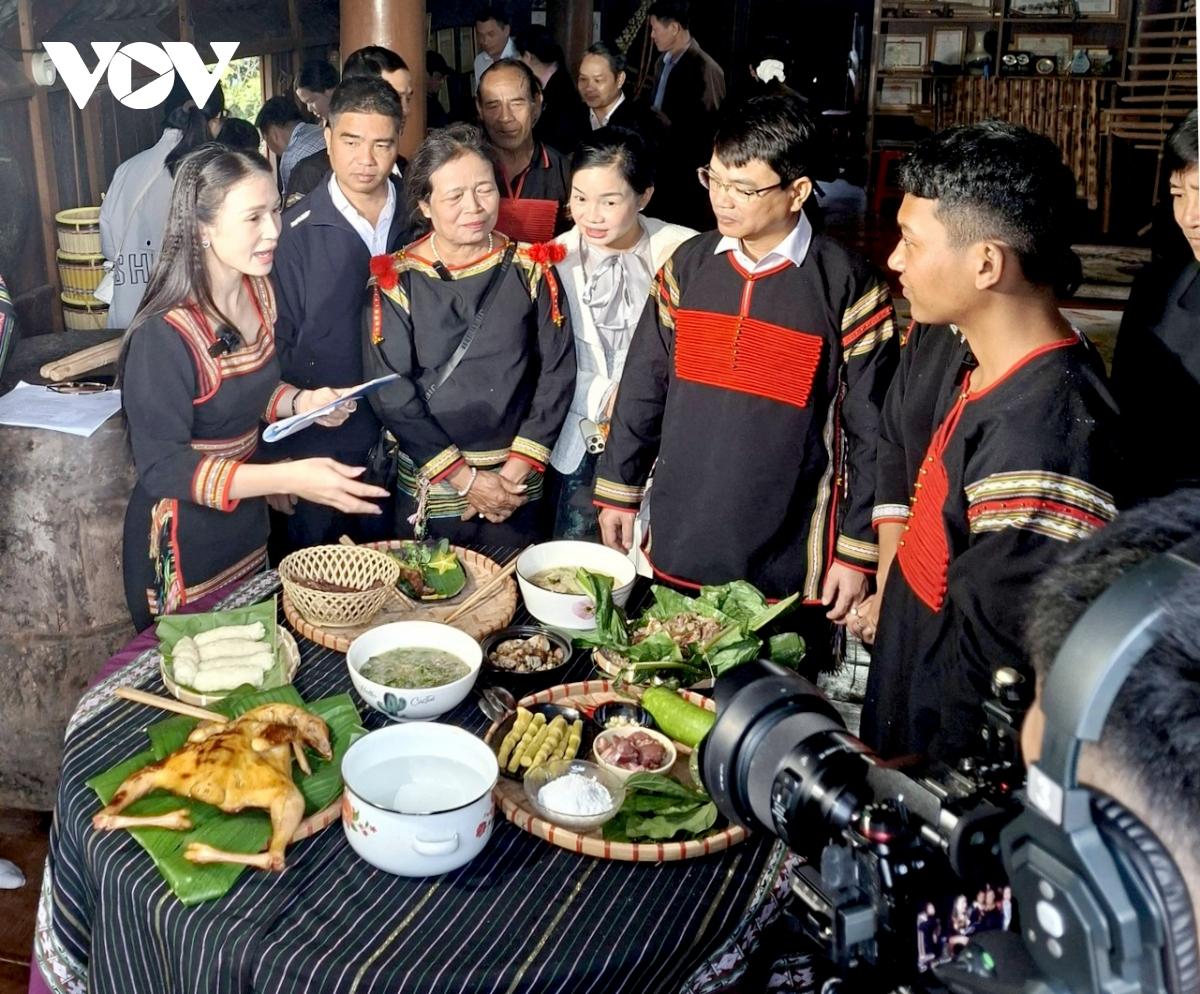 Đắk Lắk đẩy mạnh chuyển đổi số, lan tỏa gi&aacute; trị văn h&oacute;a &ndash; du lịch - Ảnh 1.