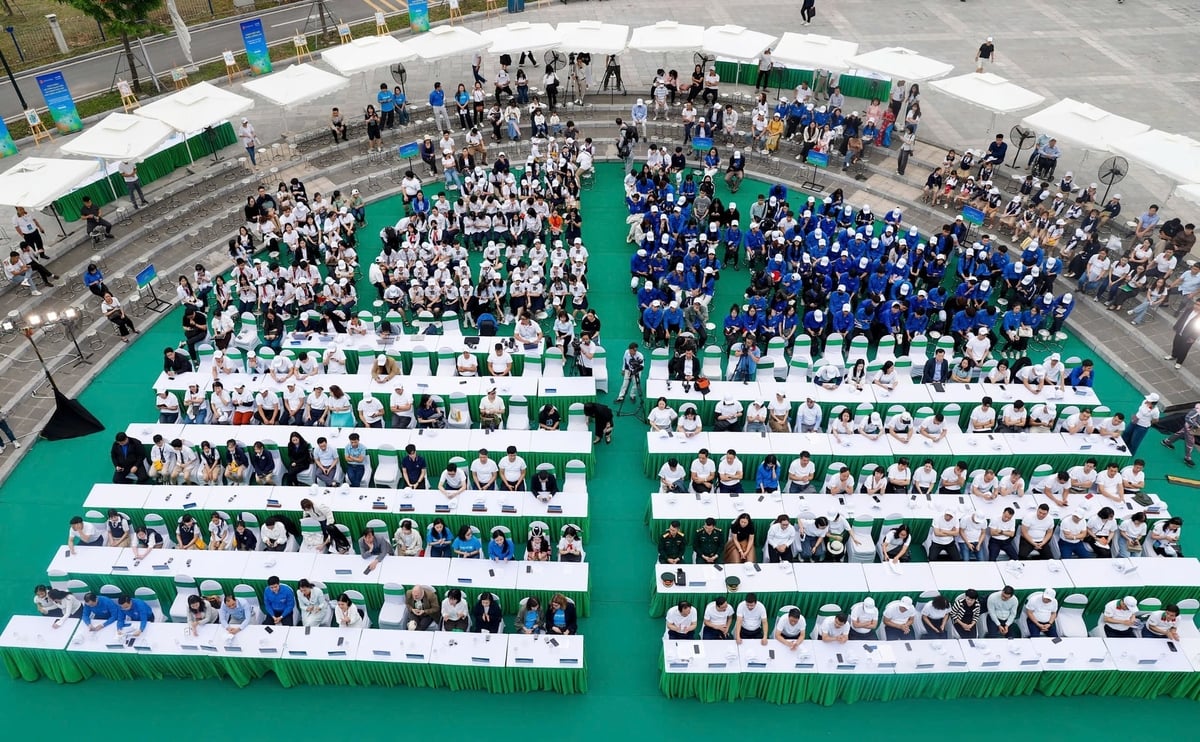 Các đại biểu tham dự sự kiện. Ảnh: Tùng Đinh.