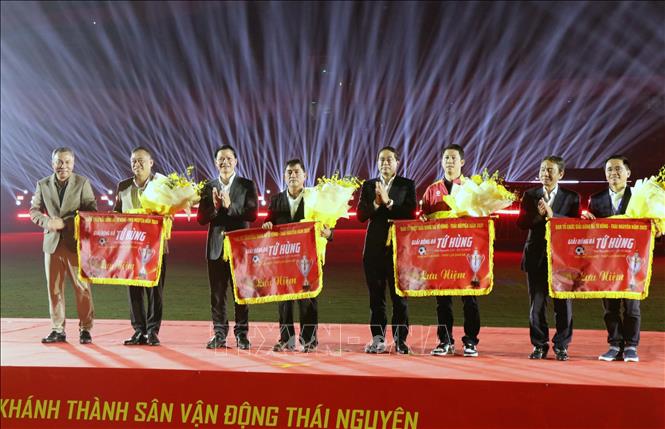 Khai mạc Giải b&oacute;ng đ&aacute; Tứ h&ugrave;ng - Th&aacute;i Nguy&ecirc;n năm 2025 - Ảnh 1.