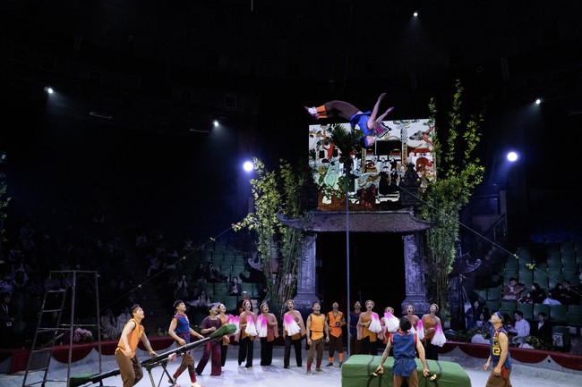 "Đ&aacute;nh thức" di sản tranh d&acirc;n gian Đ&ocirc;ng Hồ bằng ng&ocirc;n ngữ s&acirc;n khấu - Ảnh 8.