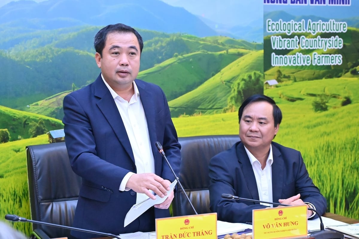 Bộ trưởng tin tưởng với sự chỉ đạo s&aacute;t sao của Thứ trưởng V&otilde; Văn Hưng, Cục KTHT- PTNT sẽ đ&oacute;ng g&oacute;p v&agrave;o mục ti&ecirc;u, thắng lợi mới của ng&agrave;nh. Ảnh: Kiều Chi.