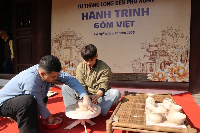 Hành trình gốm Việt: Dòng chảy văn hóa từ Thăng Long đến Phú Xuân - Ảnh 7.