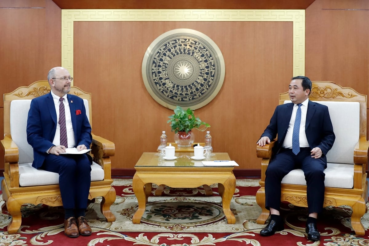 Bộ trưởng Bộ Nông nghiệp và Môi trường Trần Đức Thắng đã tiếp và làm việc với Ngài Thomas Gass, Đại sứ Đặc mệnh toàn quyền Liên bang Thụy Sĩ tại Việt Nam. Ảnh: Khương Trung. Bộ trưởng Bộ Nông nghiệp và Môi trường Trần Đức Thắng đã tiếp và làm việc với Ngài Thomas Gass, Đại sứ Đặc mệnh toàn quyền Liên bang Thụy Sĩ tại Việt Nam. Ảnh: Khương Trung.