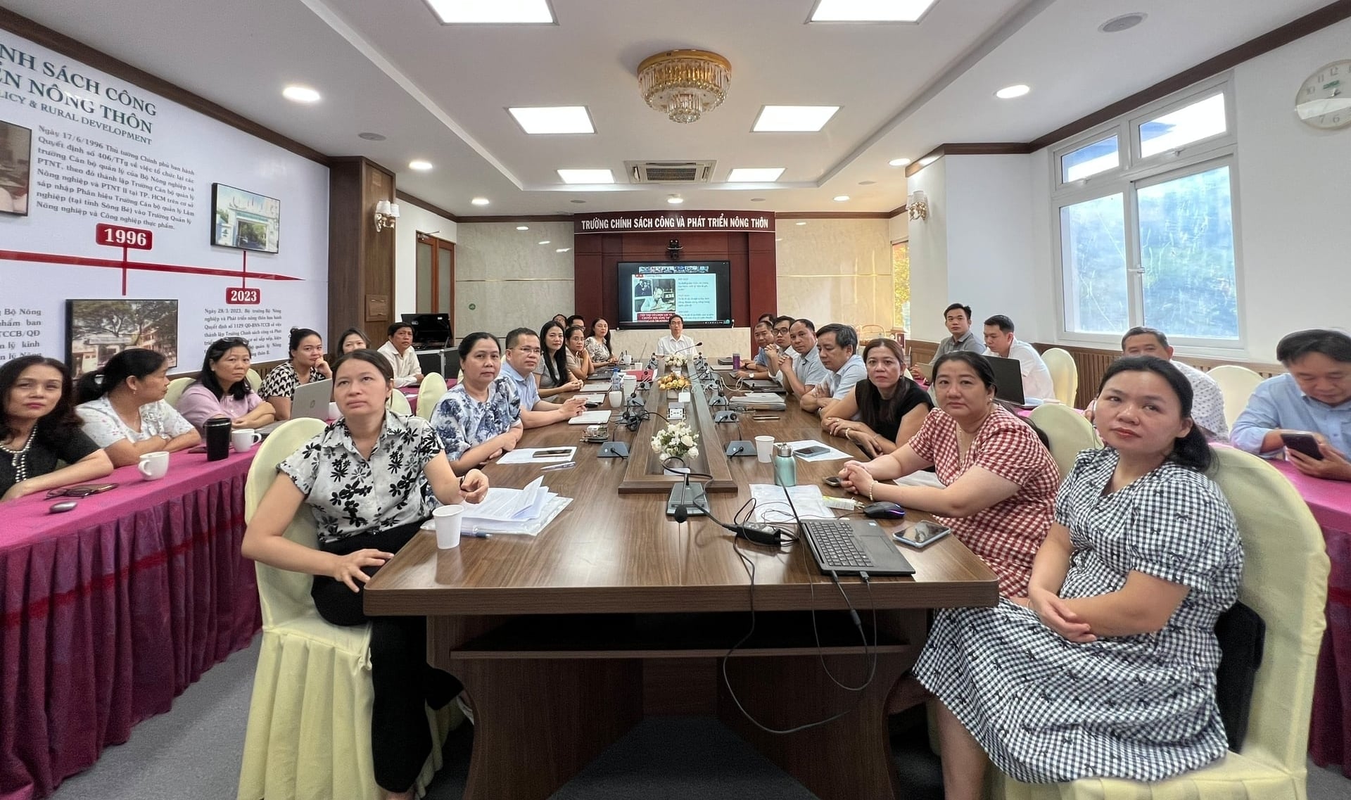 Đảng bộ Trường Chính sách công và Phát triển nông thôn. Ảnh: Nguyễn Công Bình.