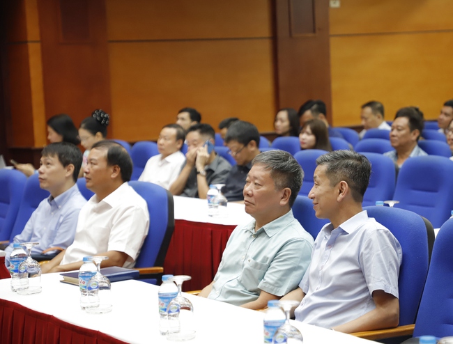 Hội nghị toàn quốc tập huấn ứng dụng trí tuệ nhân tạo (AI) cho cán bộ các cấp ủy và cơ quan đảng - Ảnh 2. Hội nghị toàn quốc tập huấn ứng dụng trí tuệ nhân tạo (AI) cho cán bộ các cấp ủy và cơ quan đảng - Ảnh 2.