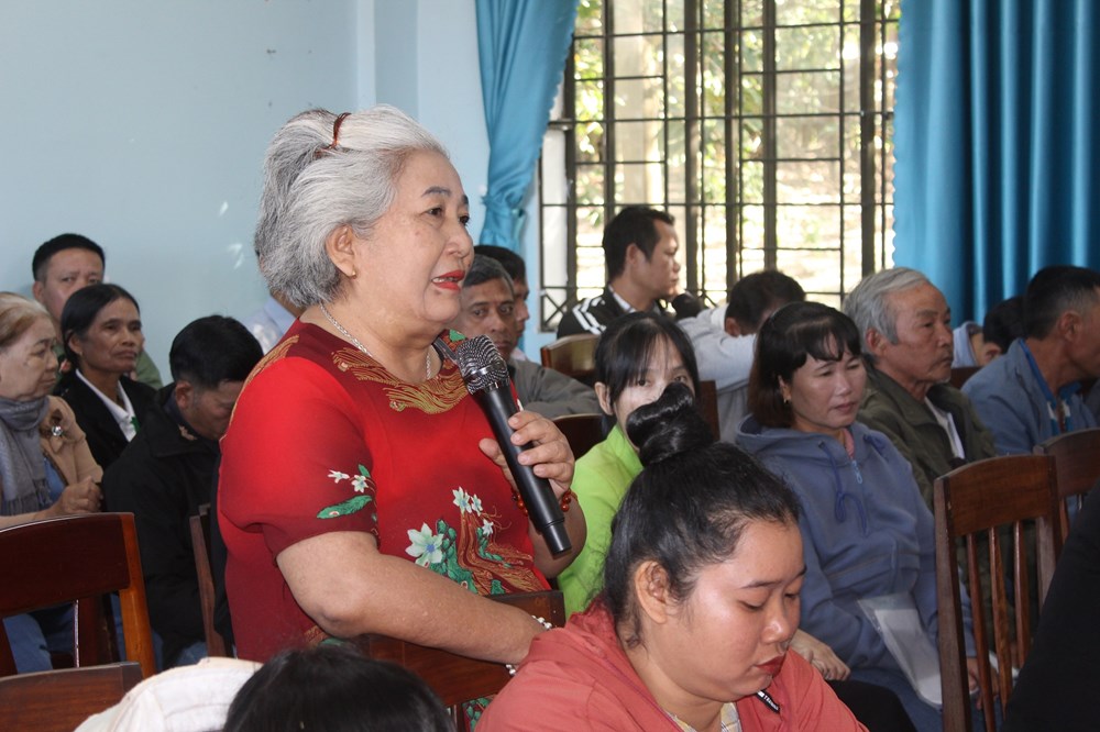 Bộ trưởng Nguyễn Văn Hùng tiếp xúc cử tri xã Ngọc Bay, tỉnh Quảng Ngãi - Ảnh 4. Bộ trưởng Nguyễn Văn Hùng tiếp xúc cử tri xã Ngọc Bay, tỉnh Quảng Ngãi - Ảnh 4.