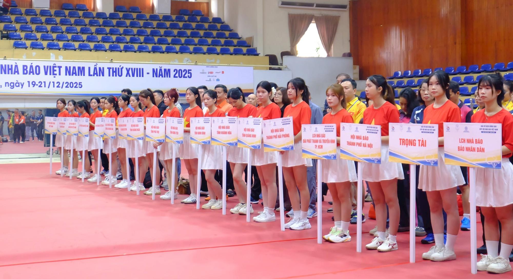 Khai mạc Giải vô địch Bóng bàn Cúp Hội Nhà báo Việt Nam 2025 - Ảnh 3.