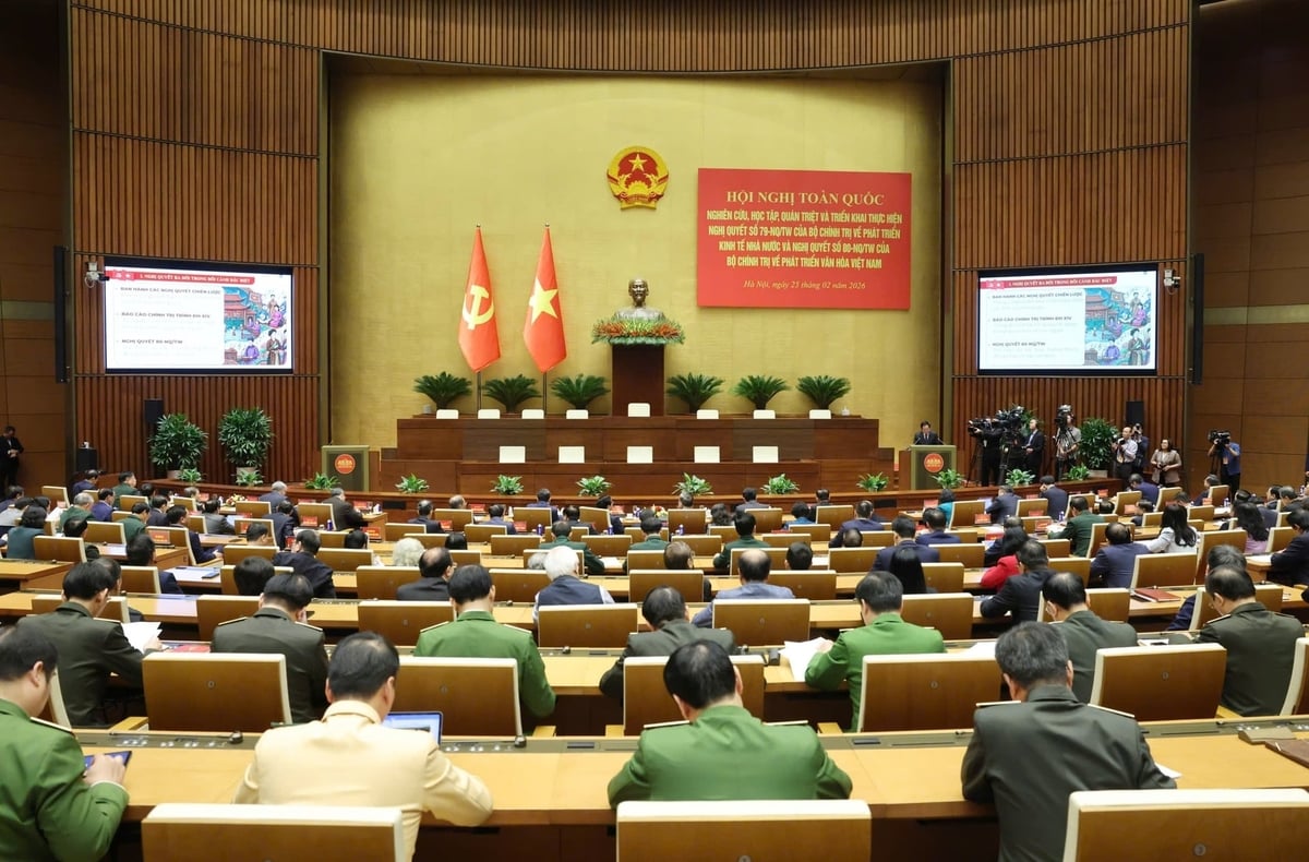 Hội nghị toàn quốc nghiên cứu, học tập, quán triệt và triển khai thực hiện Nghị quyết số 79 - NQ/TW về phát triển kinh tế Nhà nước và Nghị quyết số 80 - NQ/TW về phát triển văn hóa Việt Nam của Bộ Chính trị. Ảnh: VGP/Nhật Bắc.