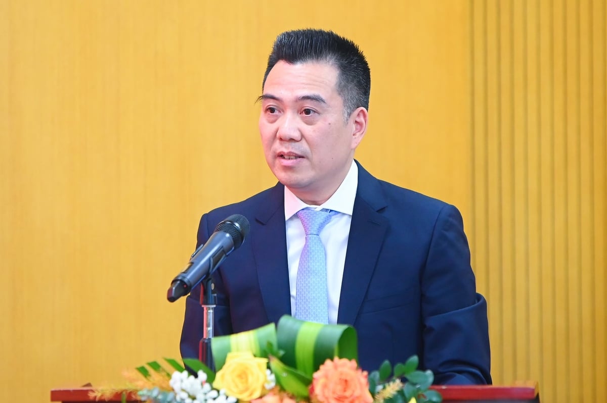 Thứ trưởng Đặng Ngọc Điệp b&agrave;y tỏ niềm vinh dự v&agrave; x&uacute;c động khi được Thủ tướng Ch&iacute;nh phủ bổ nhiệm giữ chức Thứ trưởng Bộ N&ocirc;ng nghiệp v&agrave; M&ocirc;i trường. Ảnh: T&ugrave;ng Đinh.