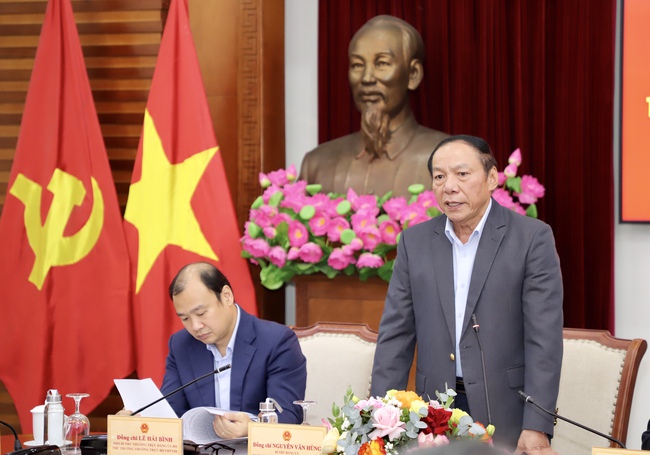 Bộ trưởng Nguyễn Văn Hùng: Mỗi cán bộ, đảng viên phải thực sự trở thành những "người gieo hạt văn hóa" - Ảnh 2. Bộ trưởng Nguyễn Văn Hùng: Mỗi cán bộ, đảng viên phải thực sự trở thành những "người gieo hạt văn hóa" - Ảnh 2.