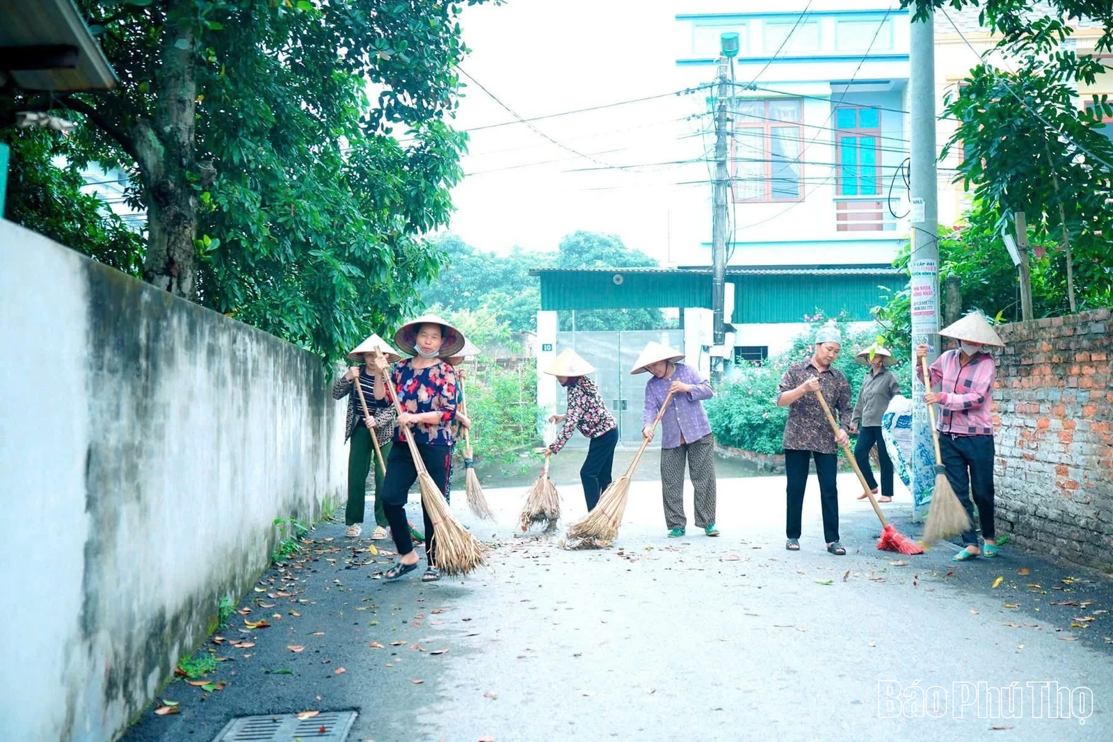 Học và làm theo Bác bằng những việc làm cụ thể, thiết thực