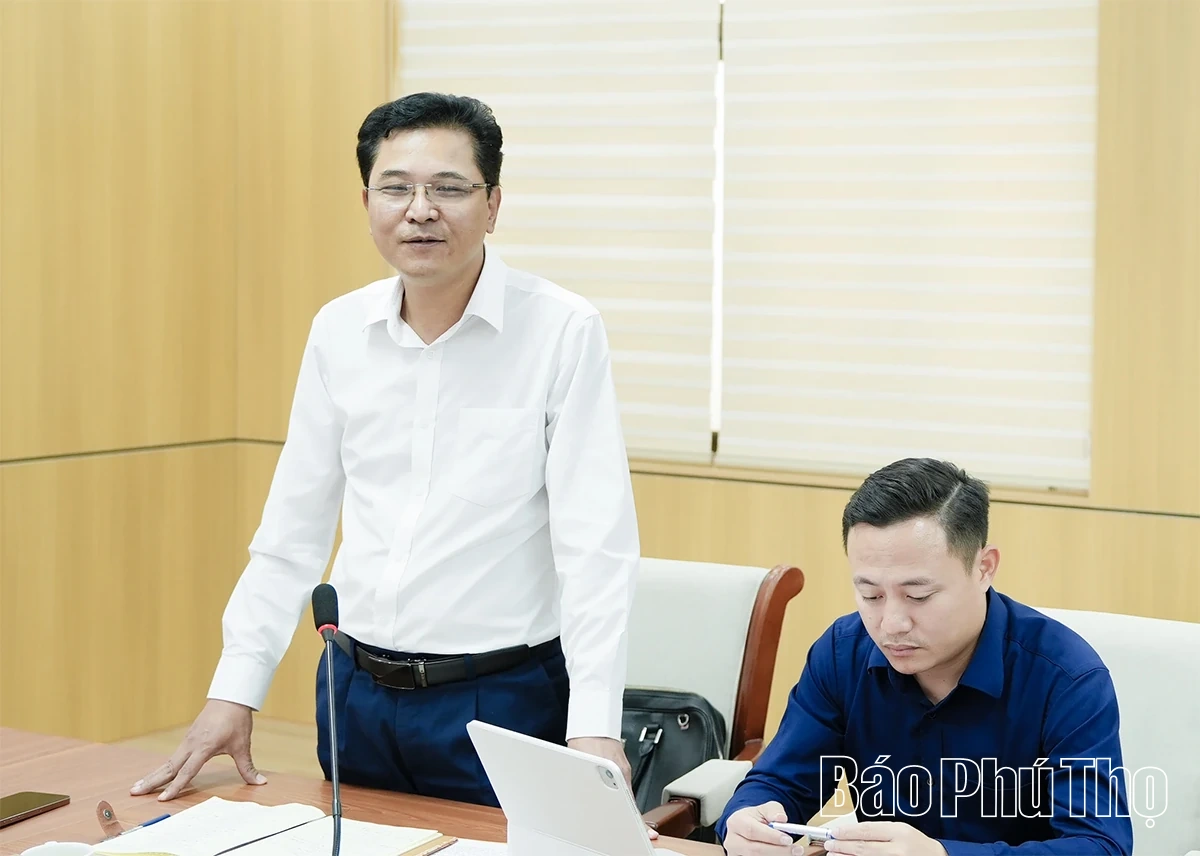 Đồng ch&iacute; Nguyễn Mạnh Sơn - Ph&oacute; B&iacute; thư Tỉnh ủy thăm v&agrave; l&agrave;m việc với Đảng bộ x&atilde; Vạn Xu&acirc;n