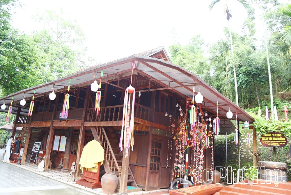 Giữ hồn Mường trong từng nếp nhà xưa