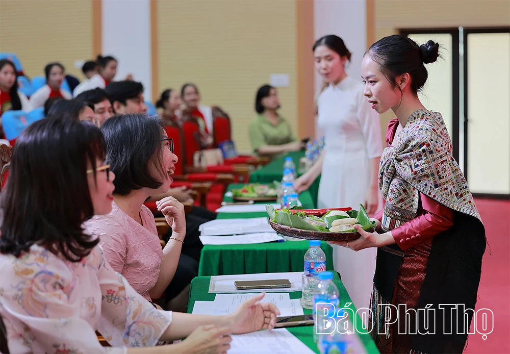Trường Đại học Hùng Vương chào mừng Tết cổ truyền Bunpimay Lào năm 2026