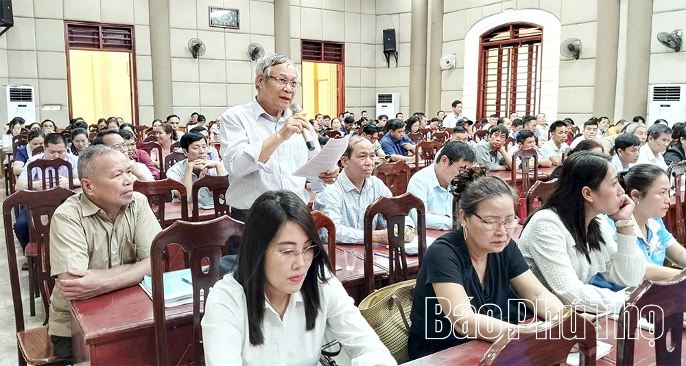 Ứng cử viên đại biểu Quốc hội khóa XVI tiếp xúc cử tri 13 xã khu vực Mai Châu, Cao Phong, Tân Lạc