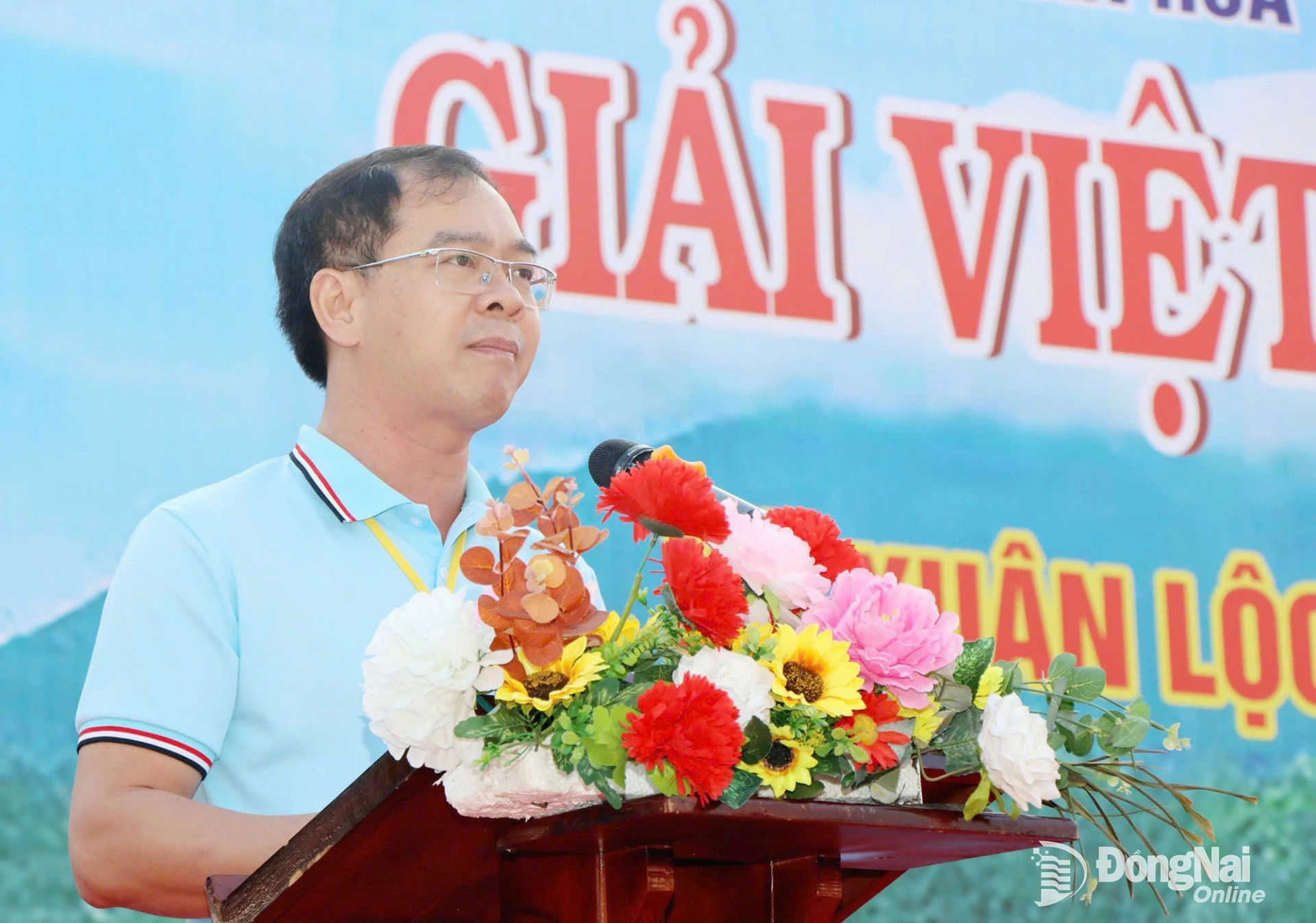 Phó Bí thư Đảng ủy, Chủ tịch UBND xã Xuân Lộc Lê Khắc Sơn phát biểu tại buổi lễ. Ảnh: Lê Tùng - Tuệ Lâm