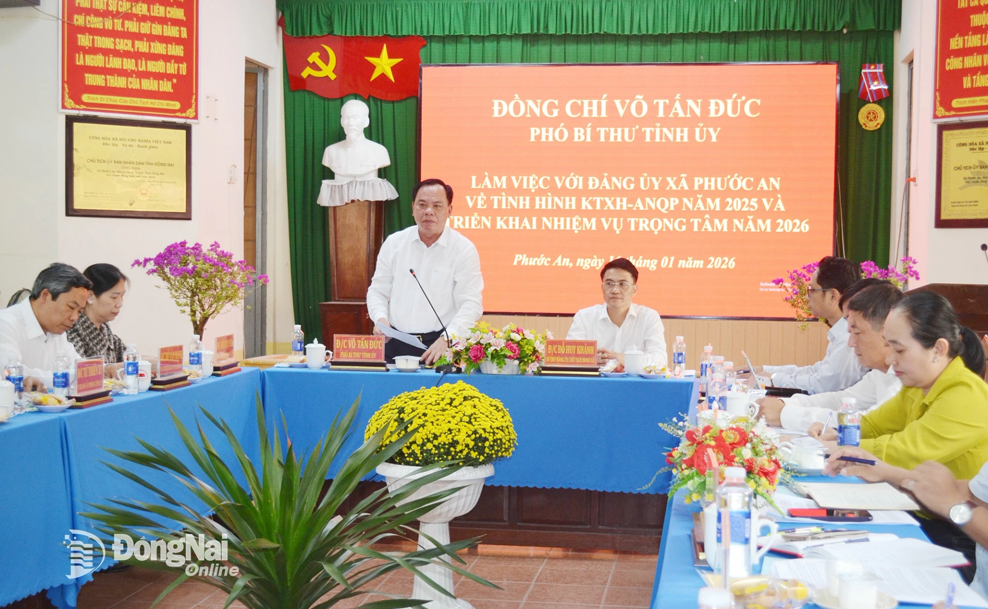 Ph&oacute; B&iacute; thư Tỉnh ủy Đồng Nai V&otilde; Tấn Đức ph&aacute;t biểu chỉ đạo tại buổi l&agrave;m việc. Ảnh: Phương Hằng