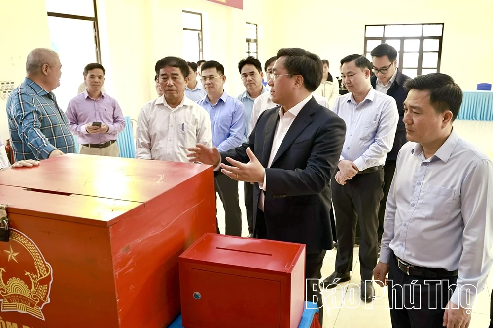 Chủ tịch UBND tỉnh Trần Duy Đông chỉ đạo công tác chuẩn bị bầu cử tại 5 xã Tề Lỗ, Yên Lạc, Tam Hồng, Liên Châu, Nguyệt Đức
