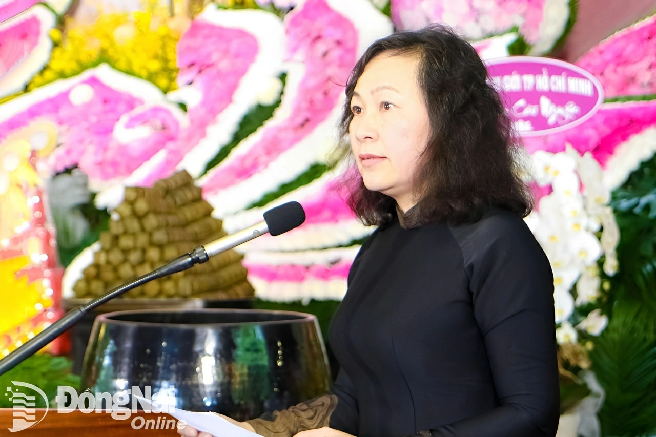  Phó Bí thư Tỉnh ủy, Chủ tịch Ủy ban MTTQ Việt Nam tỉnh Đồng Nai Huỳnh Thị Hằng phát biểu tại buổi lễ. Ảnh: Văn Truyên  