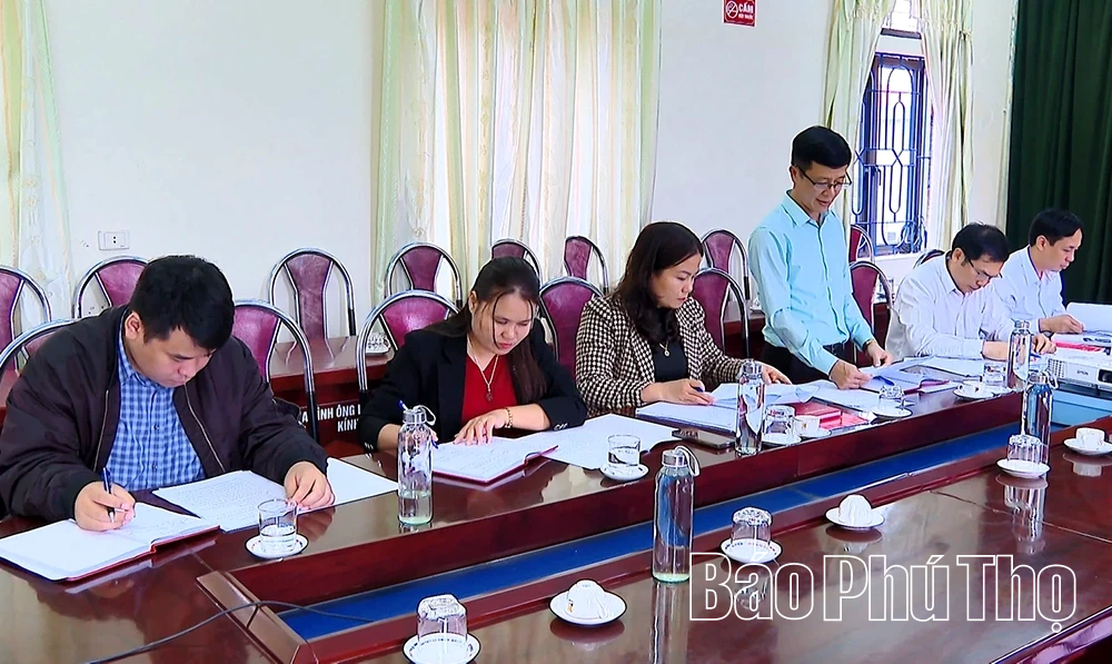 Phó Chủ tịch UBND tỉnh Nguyễn Huy Ngọc dự sinh hoạt Chi bộ Văn phòng Đảng ủy xã Liên Minh