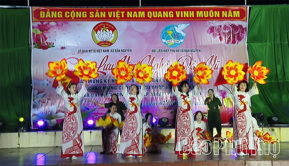 Giao lưu văn nghệ, dân vũ chào mừng Ngày Quốc tế Phụ nữ 8/3