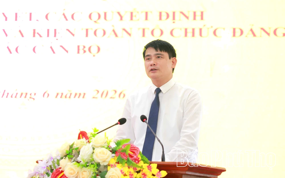 Yên Kỳ công bố quyết định sắp xếp, đổi tên thôn và kiện toàn cán bộ