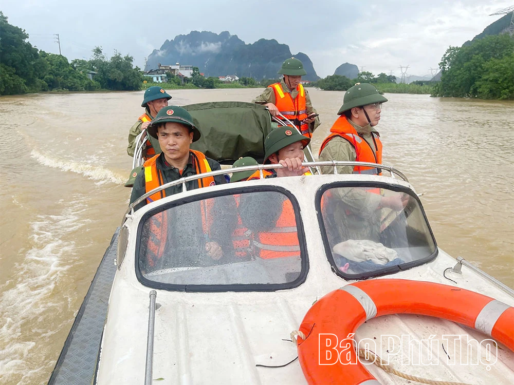 Phân bổ hơn 10.000 thiết bị cứu hộ để tăng cường năng lực ứng phó thiên tai