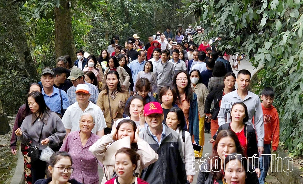 Quảng bá du lịch Phú Thọ từ Lễ hội Đền Hùng