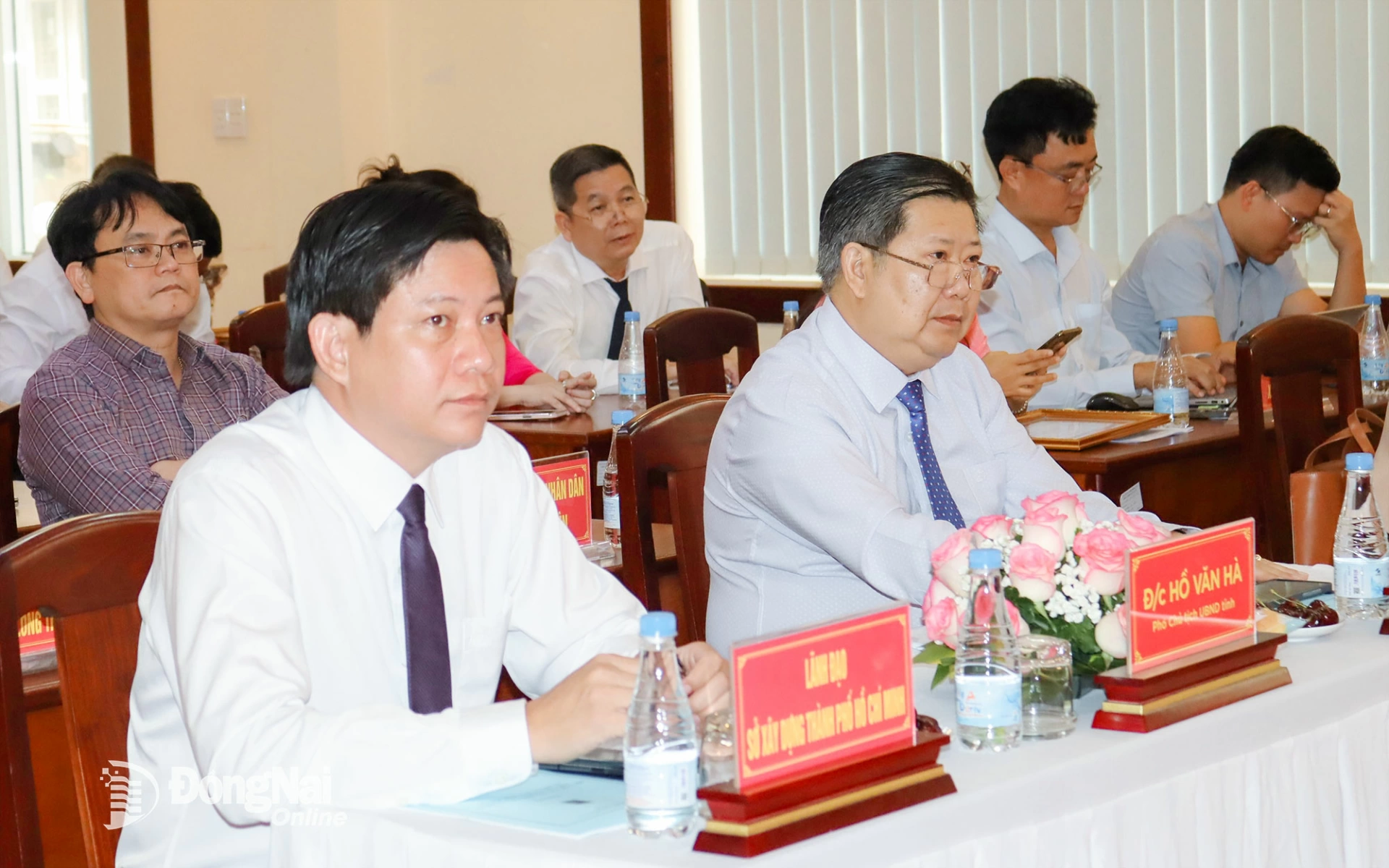 Ban l&atilde;nh đạo Sở X&acirc;y dựng tỉnh Đồng Nai dự hội nghị. Ảnh: Ho&agrave;ng Lộc