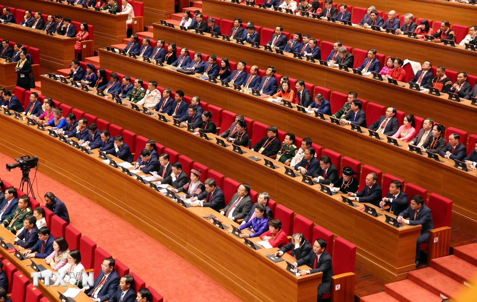 To&agrave;n văn B&aacute;o c&aacute;o của Ban Chấp h&agrave;nh Trung ương Đảng kh&oacute;a XIII về c&aacute;c văn kiện tr&igrave;nh Đại hội XIV của Đảng