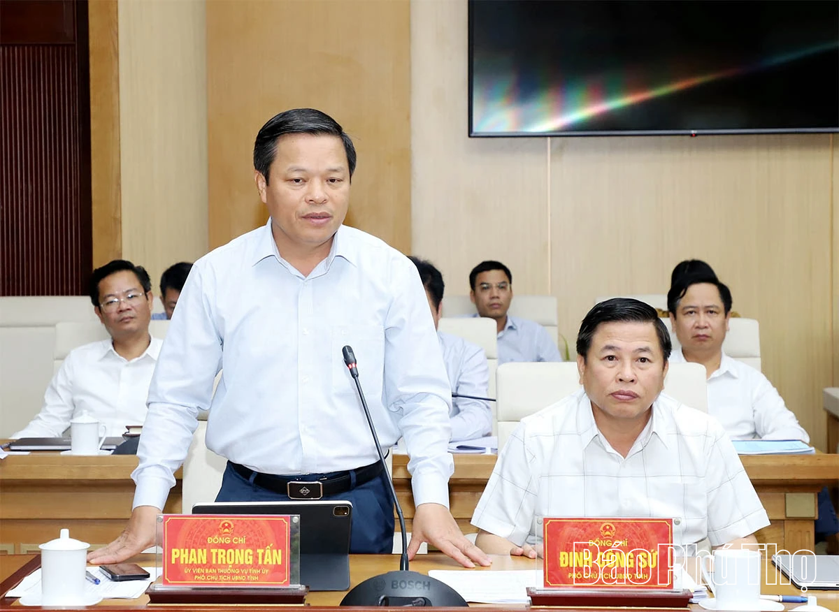 Thông qua 17 văn bản quy phạm pháp luật trình HĐND, UBND tỉnh và Chủ tịch UBND tỉnh ban hành